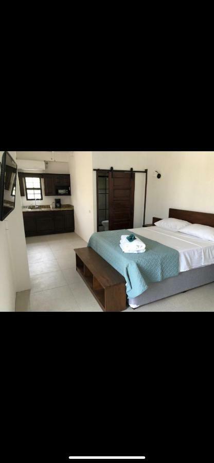 Bay Towers Aparthotel Caye Caulker Exterior foto